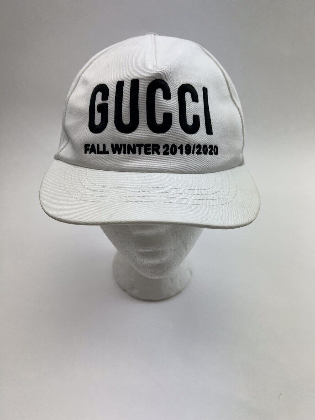Gucci Fall/Winter 2019/2020 Hat/Cap White Size XL/59cm